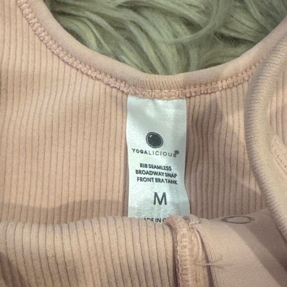 NWT yogalicious button snap crop top medium - Picture 3 of 4